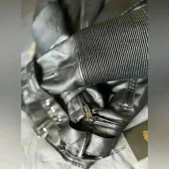 Leather Jacket - Picture 6 of 15